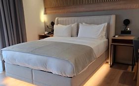 Hotel Avra